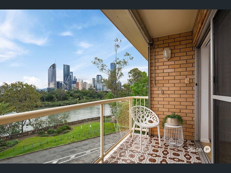 10/152 River Terrace, Kangaroo Point — photo 1 of 5