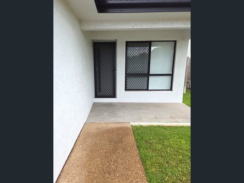 1-5/23 Burke Street, Ayr — photo 1 of 5