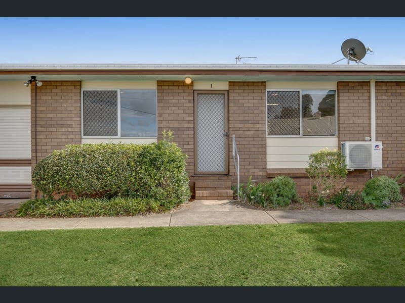 1&2/1 Jack Street, Darling Heights — photo 1 of 5