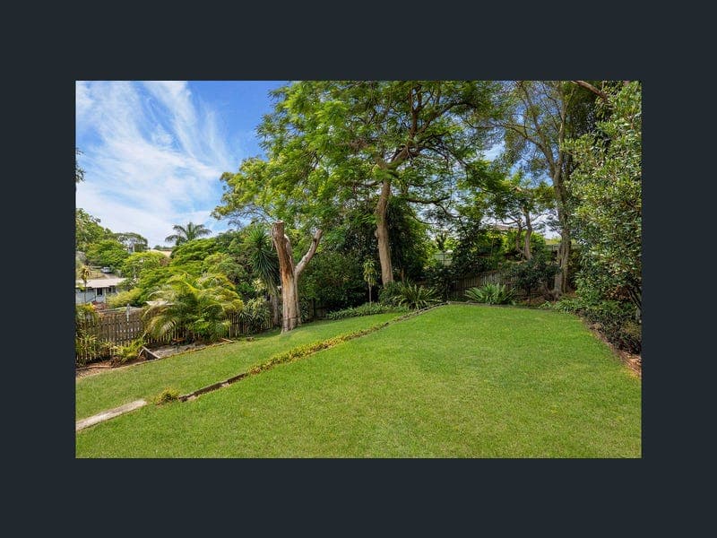 218 Winstanley Street, Carina Heights — photo 1 of 5
