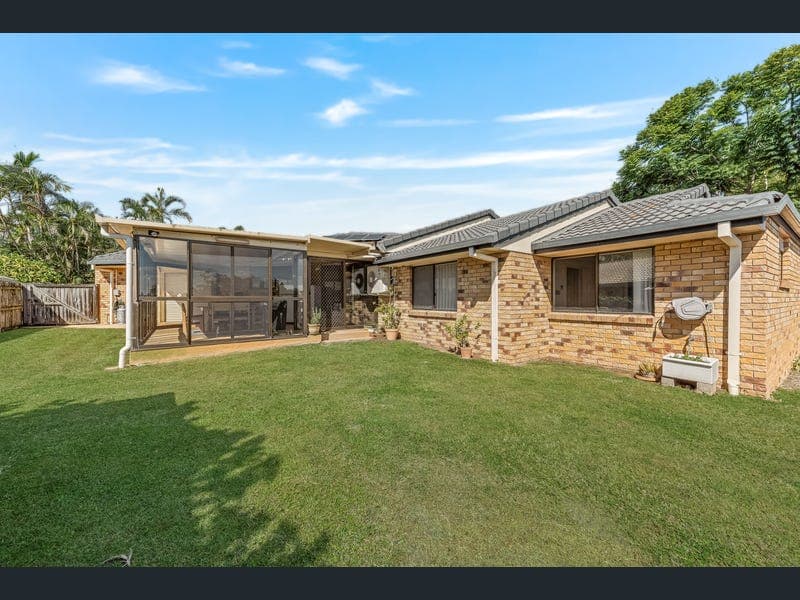 7 Tomkins Road, Riverhills — photo 1 of 5