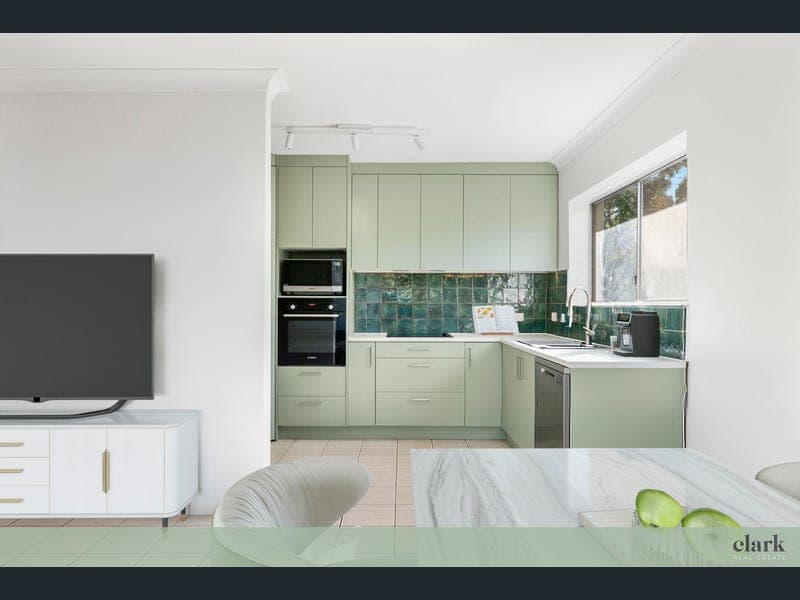 4/546 Sandgate Road, Clayfield — photo 1 of 5