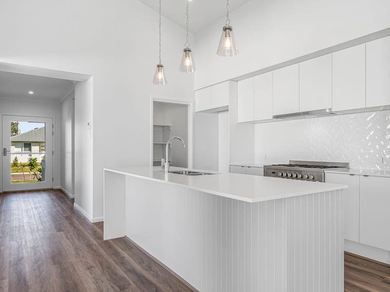 30 Quarterdeck Avenue, Pialba — photo 1 of 5