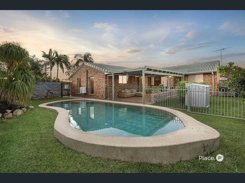 2 Toorie Court, Albany Creek — photo 1 of 5