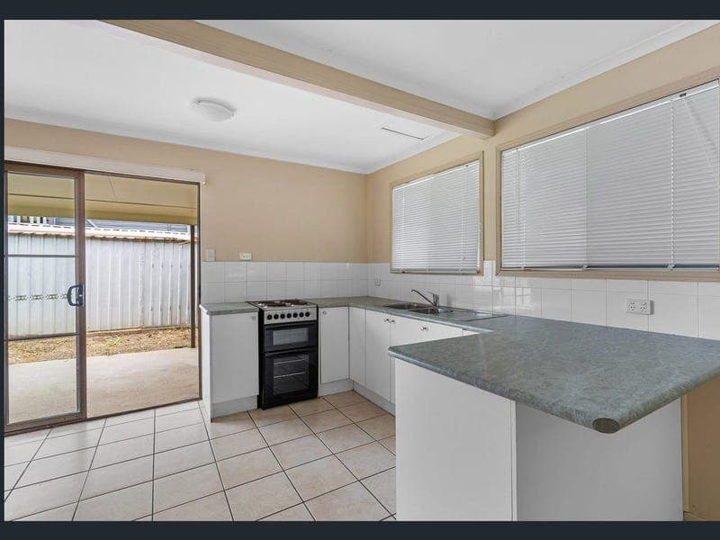 21 Romilda Street, Woodridge — photo 1 of 5