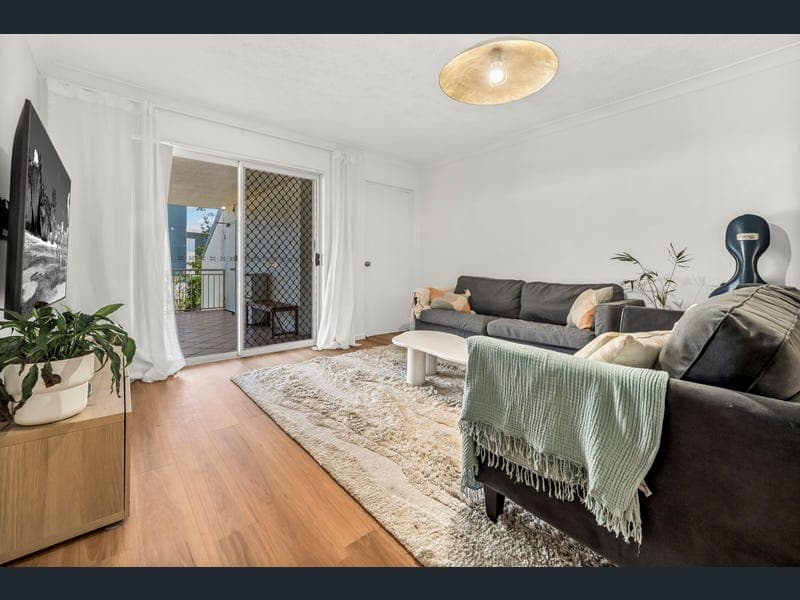6/20 Underhill Avenue, Indooroopilly — photo 1 of 5