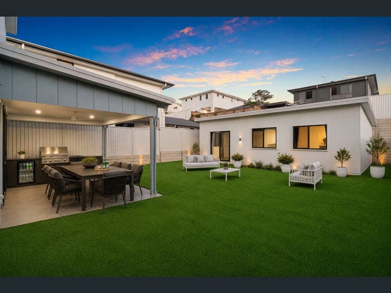 16 Bowers Street, Eight Mile Plains — photo 1 of 5