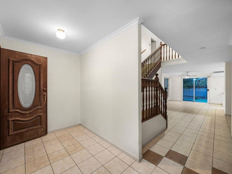 1 Seaton Place, Parkinson — photo 1 of 5