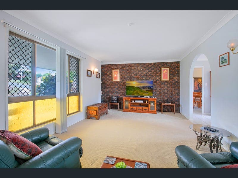 1 Kinross Street, Strathpine — photo 1 of 5