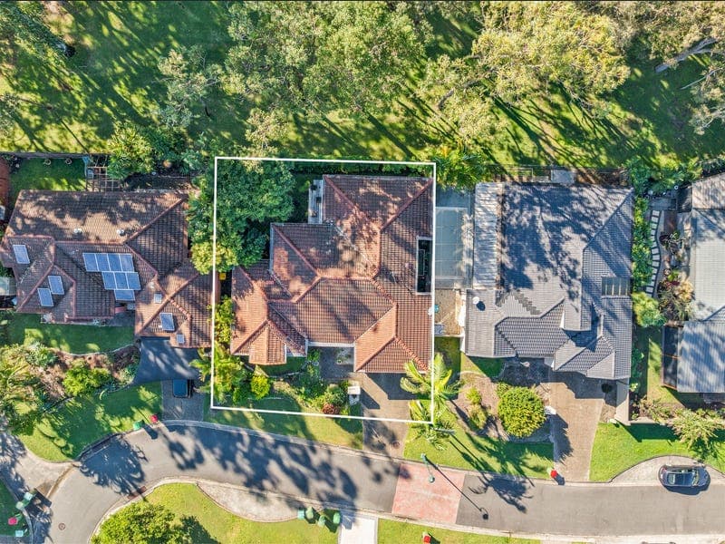 12 Zac Avenue, Coombabah — photo 1 of 5