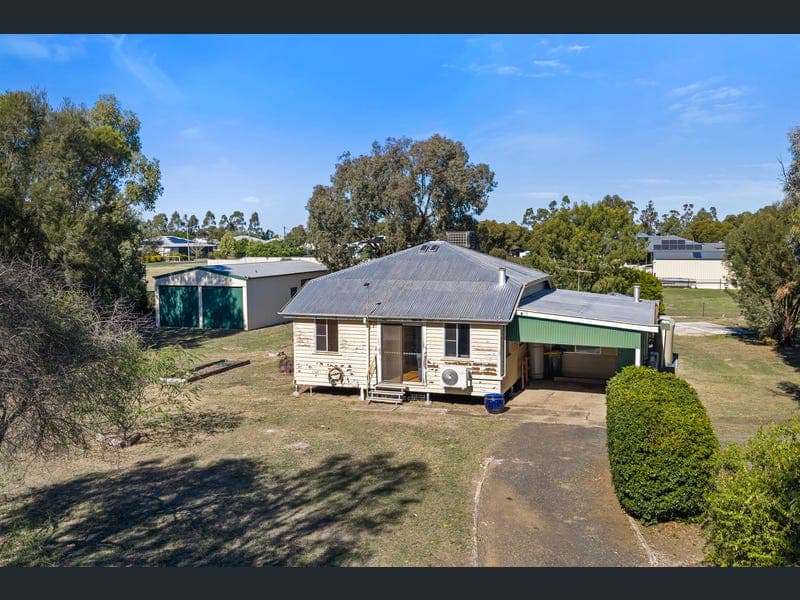 234 Blaxland Road, Dalby — photo 1 of 5