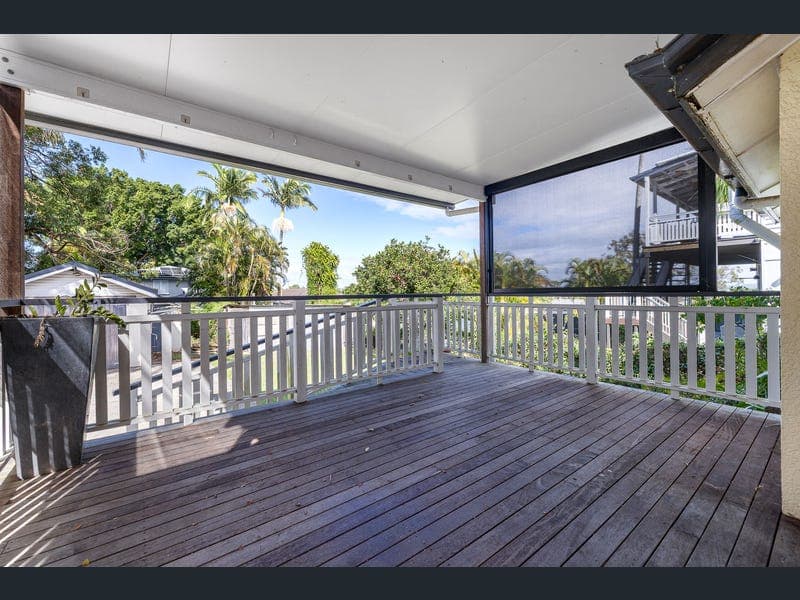 47 Rodney Street, Wynnum West — photo 1 of 5