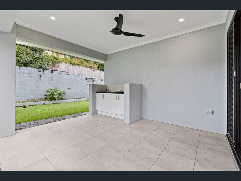 15 Enclave Bend, Earlville — photo 1 of 5