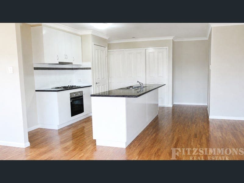 7 Montclair Close, Dalby — photo 1 of 5