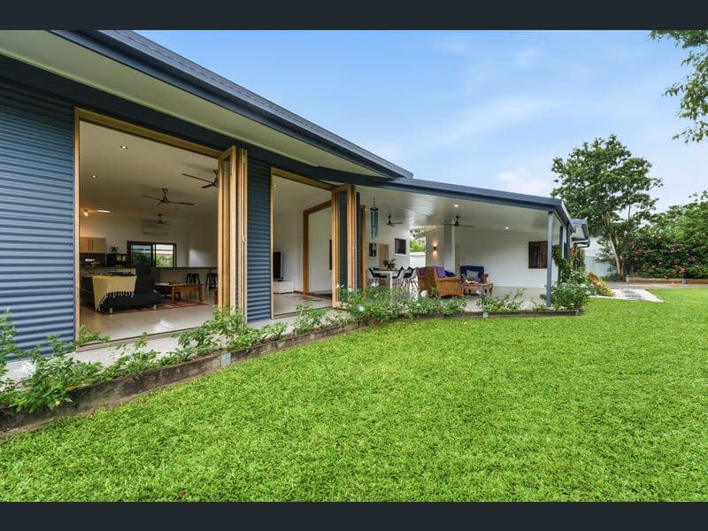 14 Sandra Close, Trinity Park — photo 1 of 5