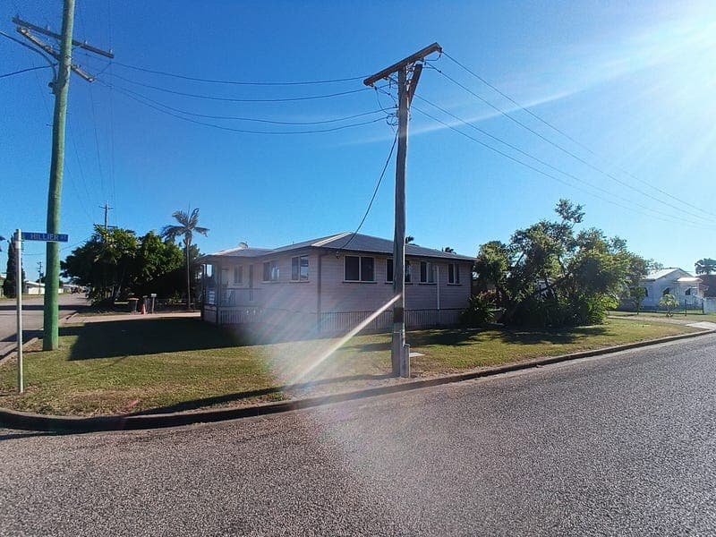 29 Gordon St, Ayr — photo 1 of 5