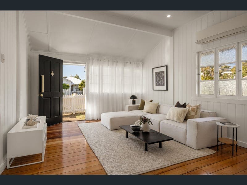 32 Lewin St, Bardon — photo 1 of 5
