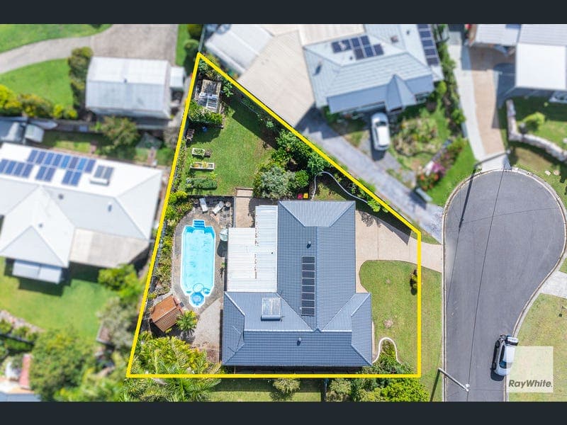 5 Saint Georges Court, Victoria Point — photo 1 of 5