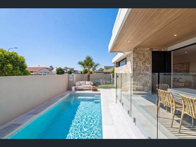 2 Biota Court, Palm Beach — photo 1 of 5
