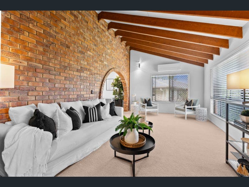 8 Bass Ave, Molendinar — photo 1 of 5