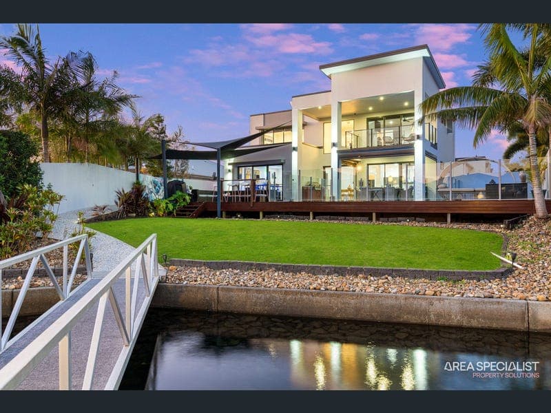 12 Sunset Place, Jacobs Well — photo 1 of 5