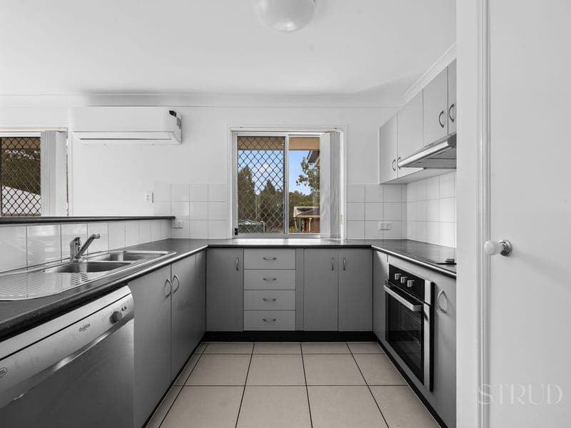 3 Norman Court, Hatton Vale — photo 1 of 5