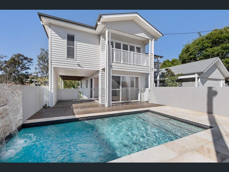 4 Satellite Street, Coorparoo — photo 1 of 5