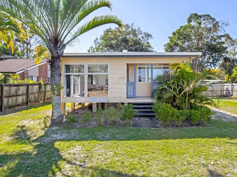 9 Elizabeth Street, Beachmere — photo 1 of 5