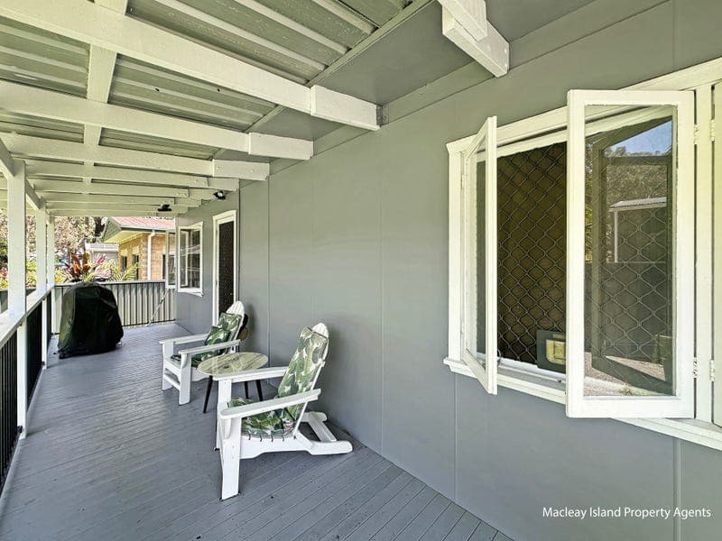 21 Panaroo Street, Macleay Island — photo 1 of 5
