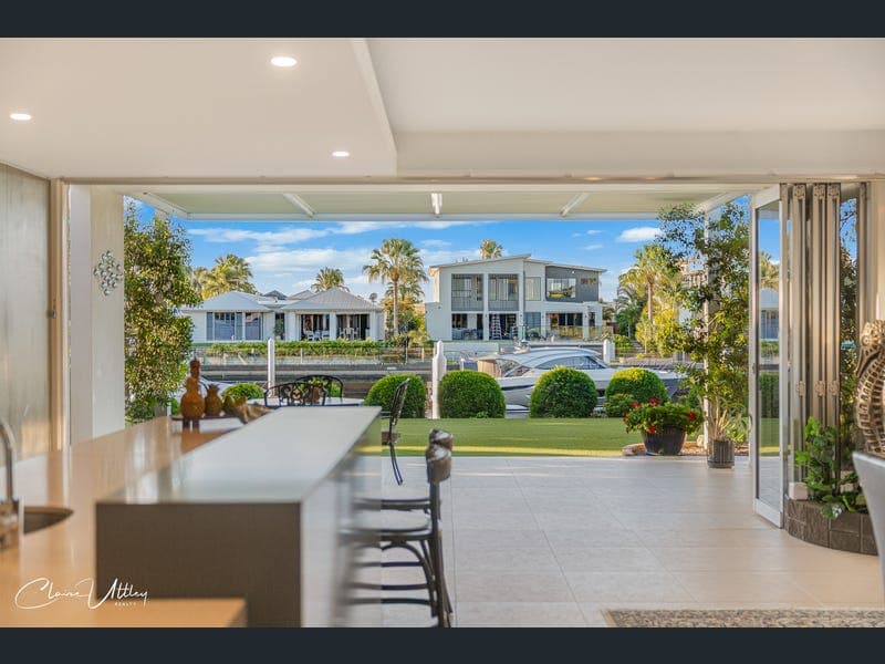 32 The Promontory, Banksia Beach — photo 1 of 5