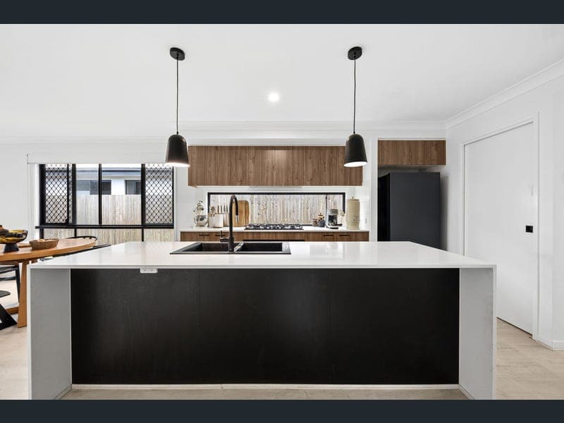 62 Valley Crescent, Palmview — photo 1 of 5