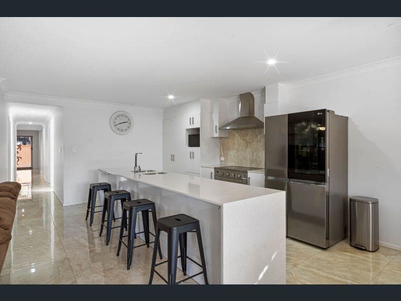 6A Harrier Avenue, Loganholme — photo 1 of 5