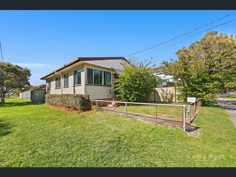 68 Bayview Road, Brighton — photo 1 of 5