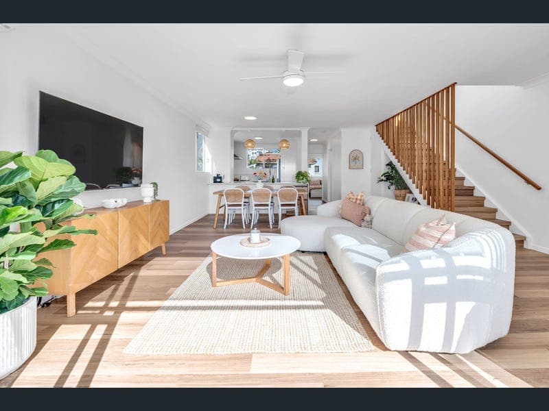 9/40-42 Britannia Avenue, Broadbeach — photo 1 of 5
