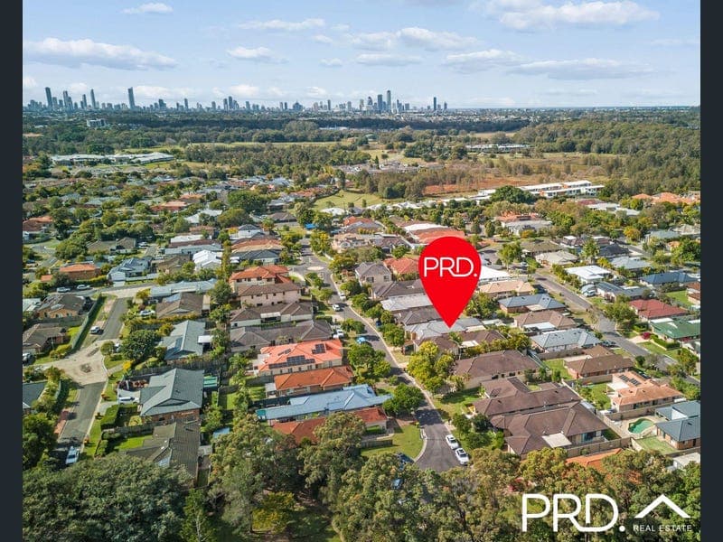 12 Murrayfield Place, Merrimac — photo 1 of 5