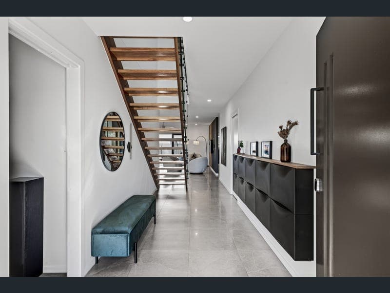 15 John Street, Thorneside — photo 1 of 5