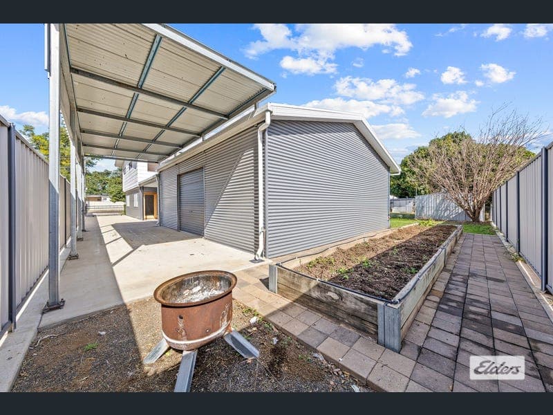 27 Topaz Street, Emerald — photo 1 of 5