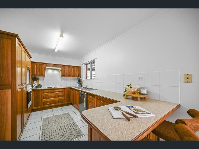 4 Bambil Court, Mount Louisa — photo 1 of 5