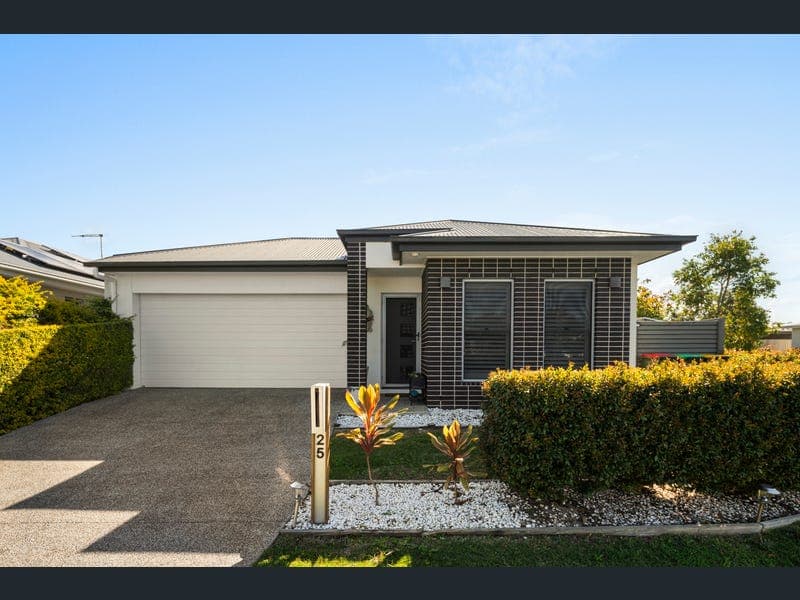 25 Rowley Street, Strathpine — photo 1 of 5