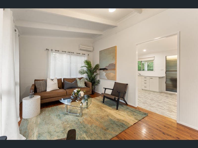 17 Eromba Cres, Ferny Hills — photo 1 of 5