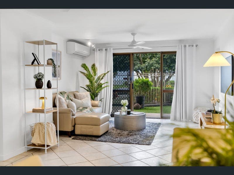2/249-255 Esplanade, Cairns North — photo 1 of 5