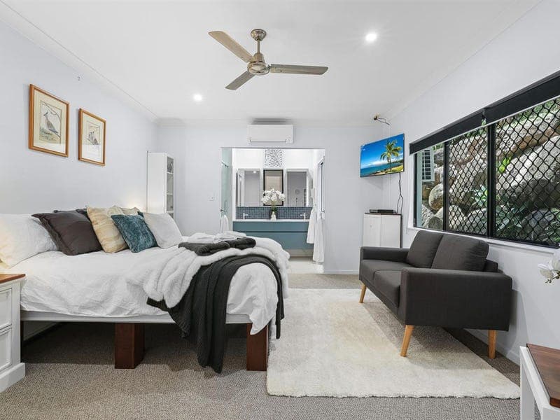 12 Greendale Close, Brinsmead — photo 1 of 5