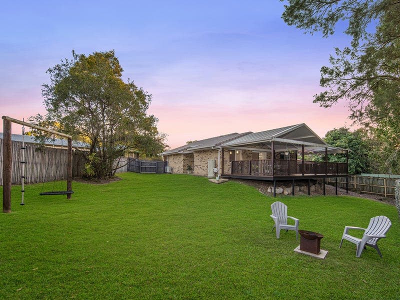 12 Bunya Place, Seventeen Mile Rocks — photo 1 of 5