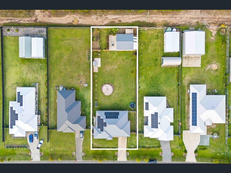 27 Finch Street, Oakhurst — photo 1 of 5