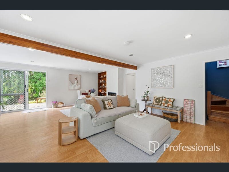 16 Tarawill Crescent, Ferny Hills — photo 1 of 5