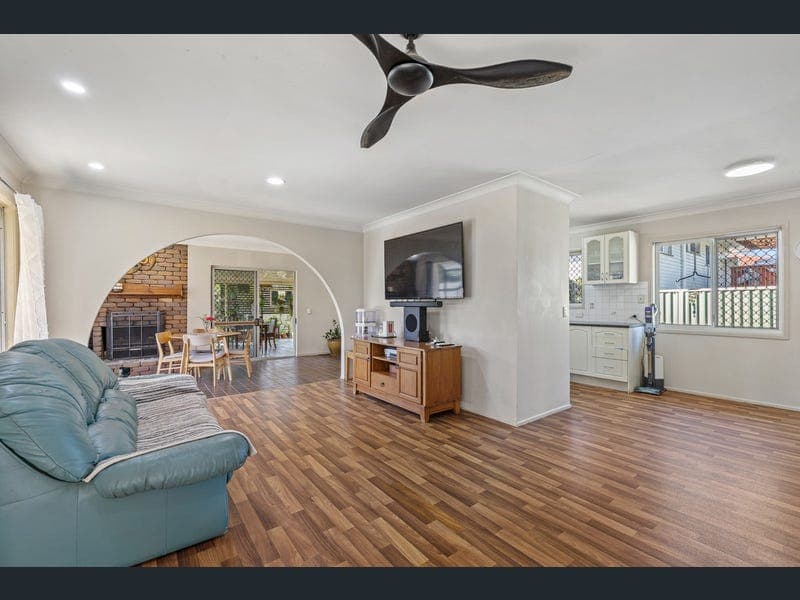 11 Logan Street, Capalaba — photo 1 of 5