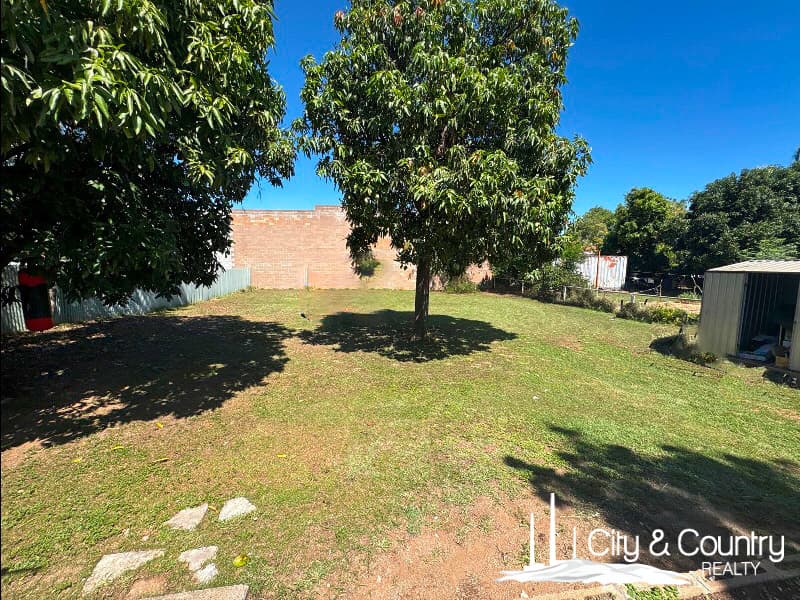85 Simpson Street, Mount Isa — photo 1 of 5