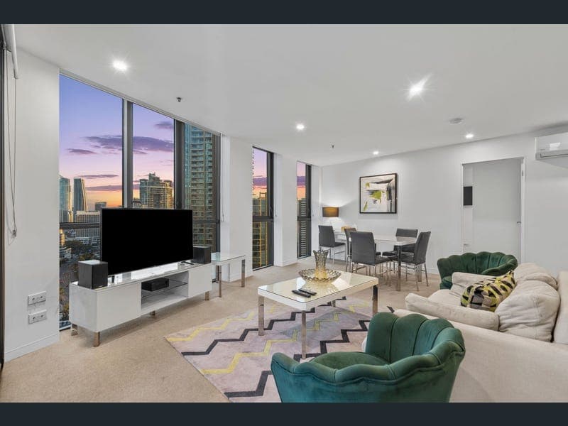 2407/3440 Surfers Paradise blvd — photo 1 of 5