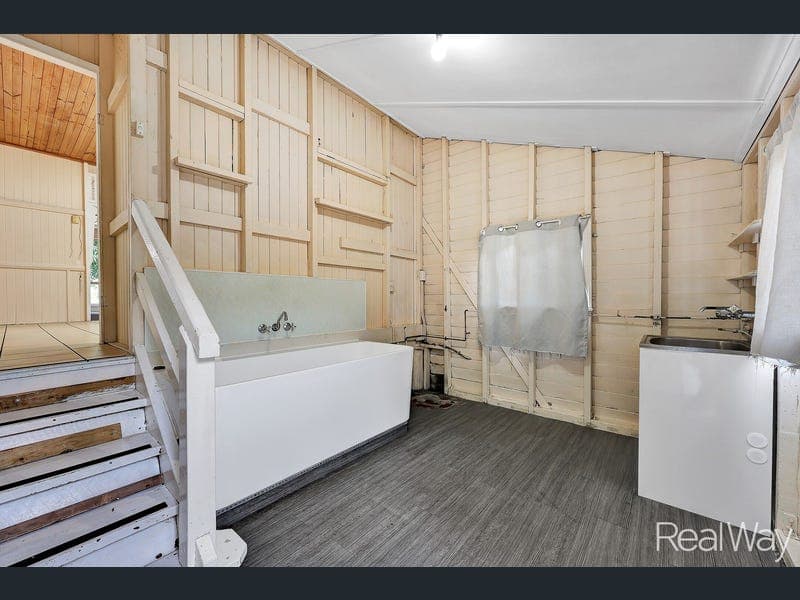 110 Electra Street, Bundaberg West — photo 1 of 5
