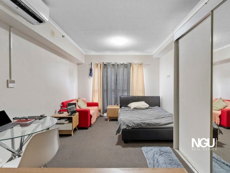 608/11 Ellenborough Street, Woodend — photo 1 of 5